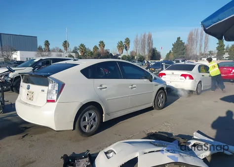 2011 Toyota Prius Two z USA, uszkodzony, nr VIN JTDKN3DU3B5280480